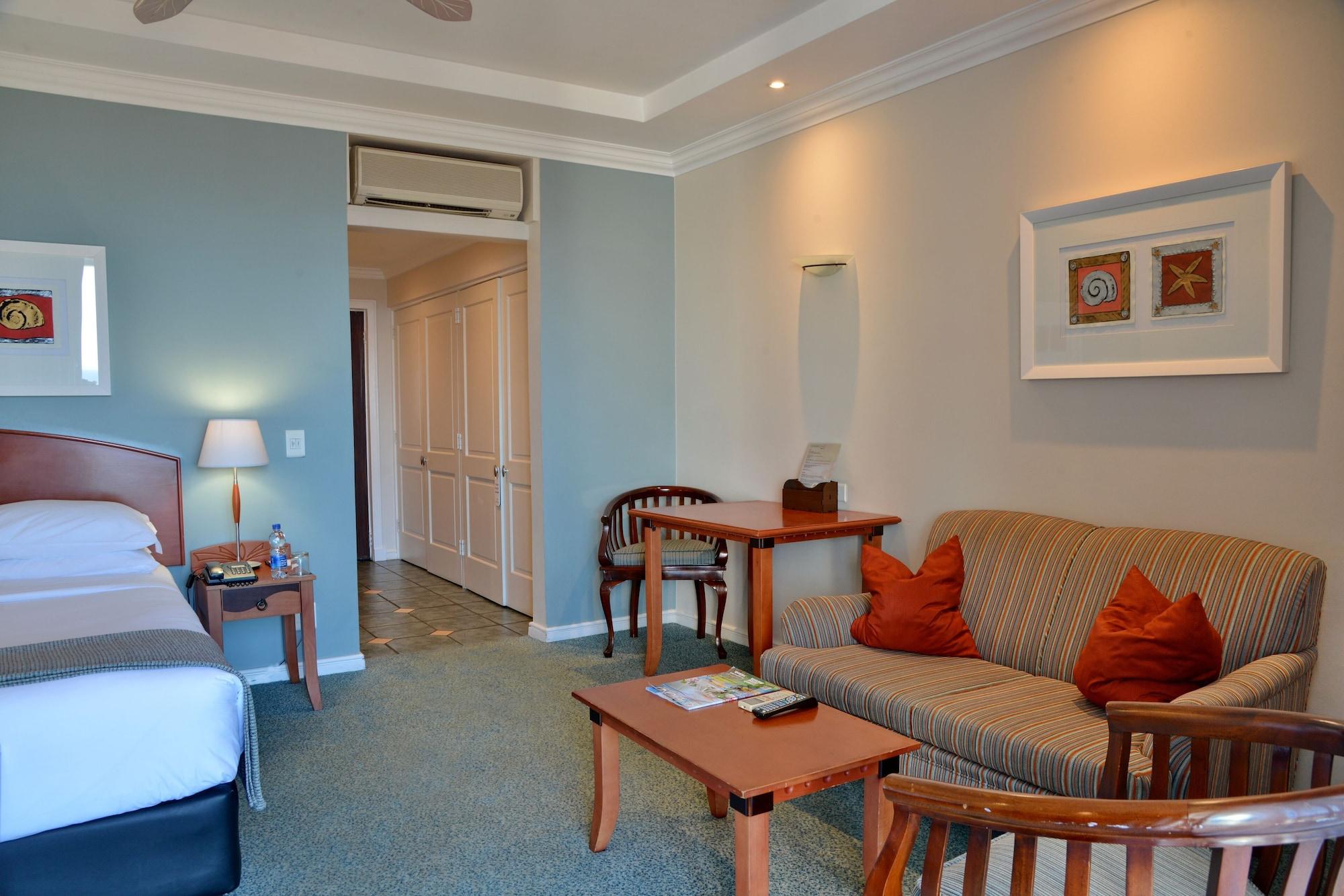 Courtyard Hotel Gqeberha Port Elizabeth Exterior photo